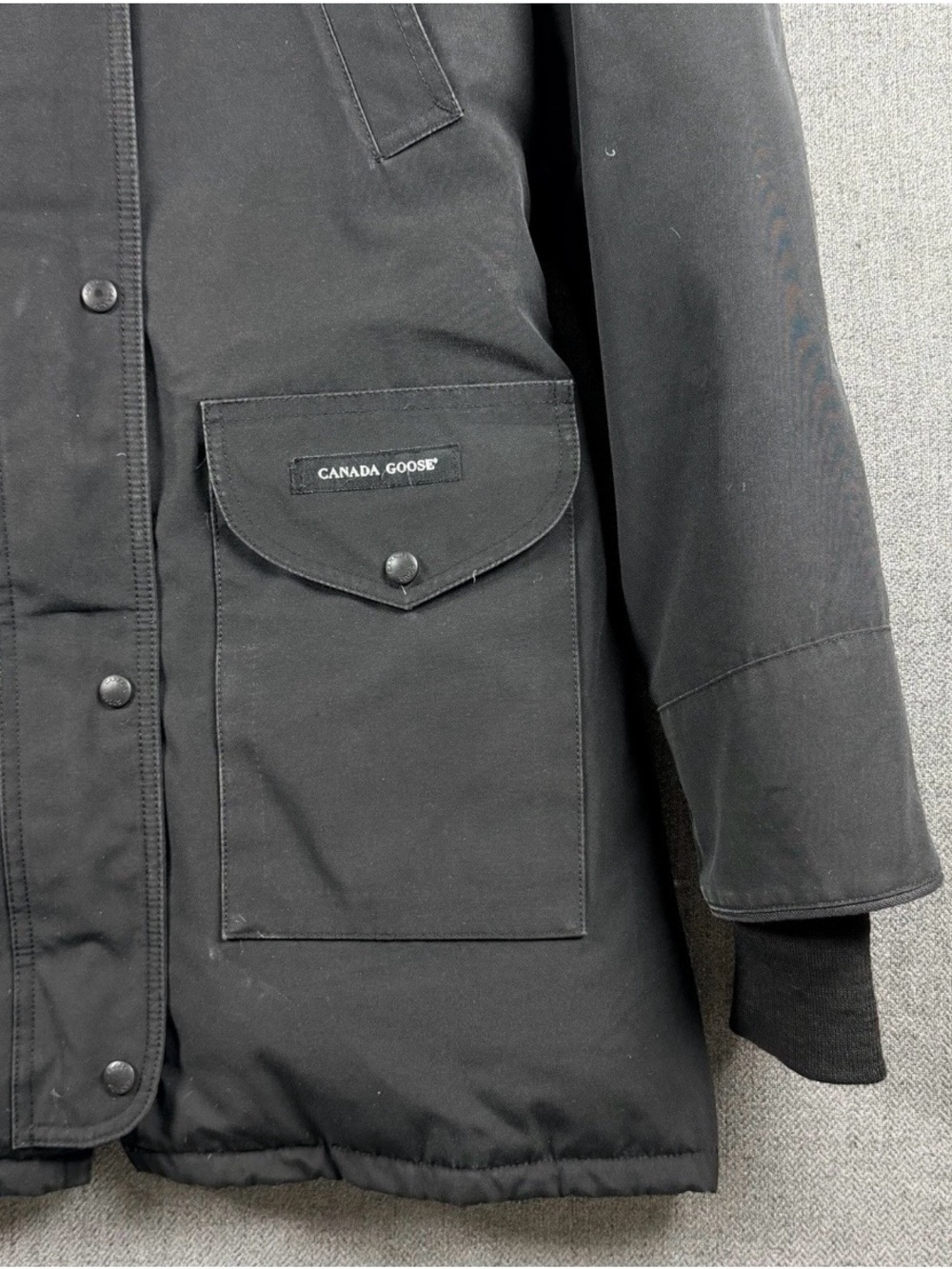 Canada Goose Black Trillium Parka with Fur-Trim Hood and Patch - Picture 8 of 16